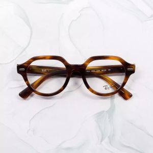 RAY BAN