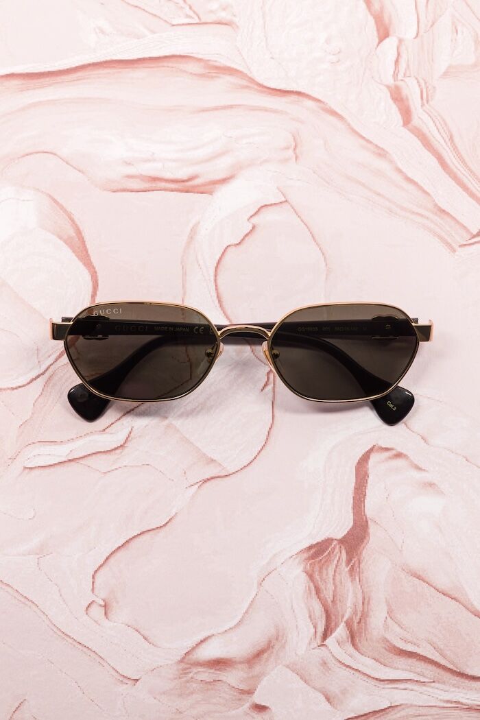 Lunettes de soleil Gucci GG1593S / 001 rectangle métal et acétate or et noir - Optic Duroc