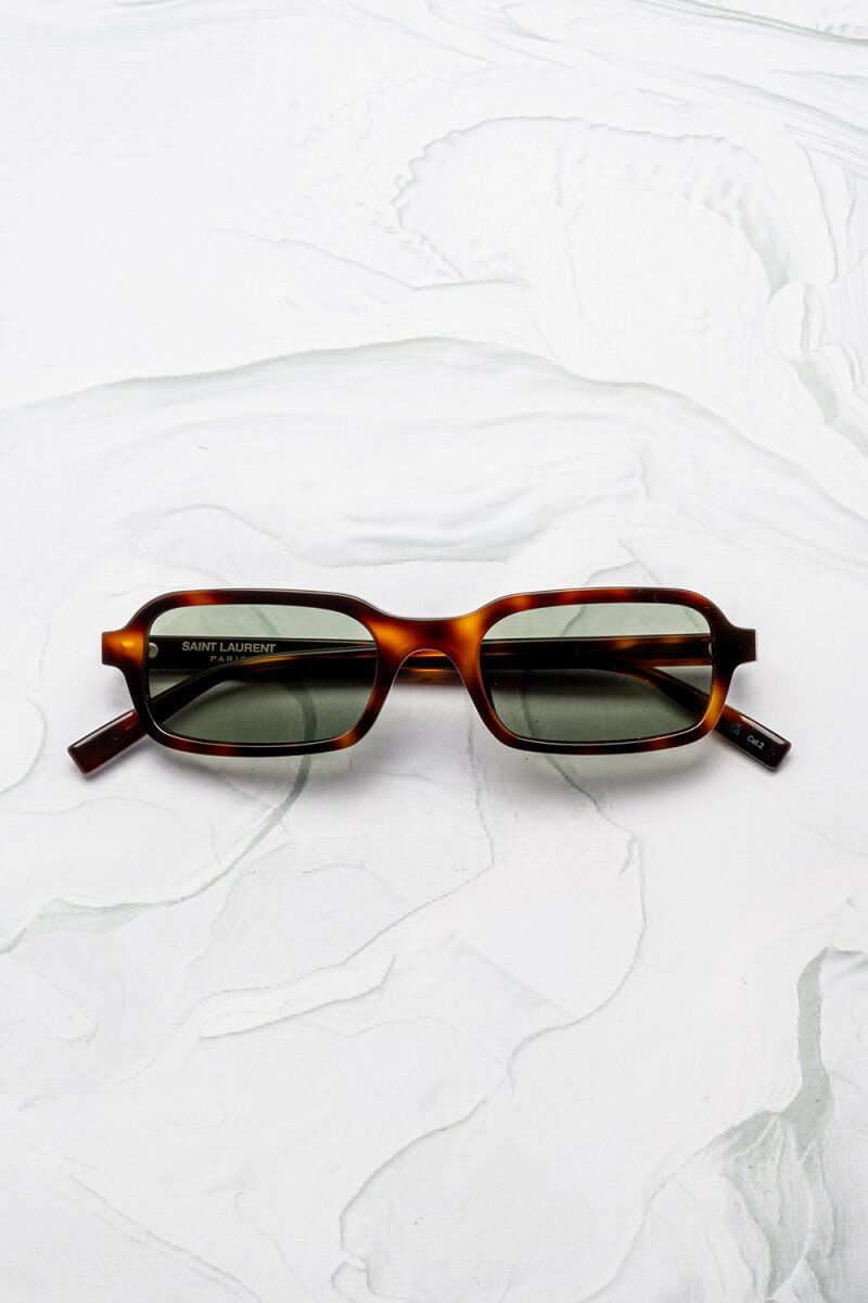 Lunettes de soleil Saint Laurent SL 908 003 rectangulaire slim acétate écaille havane verres vert kaki - Optic Duroc